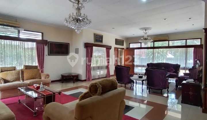 Dijual Rumah di Kemang,Pinggir Jalan Tdk Banjir,Hitung Tanah Saja Dijual Rumah di Kemang,Pinggir Jalan Tdk Banjir,Hitung Tanah Saja
