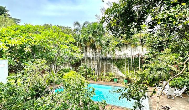 Dijual Rumah di Kemang Area Lokasi Asri dan Tenang Tdk Banjir