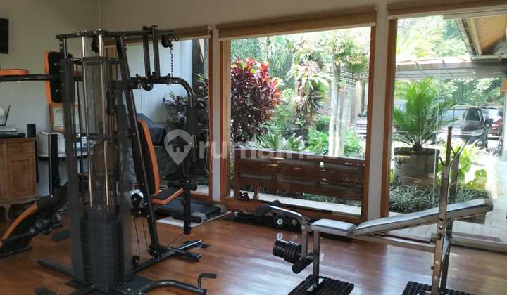 Dijual Rumah di Ciumbuleuit Bandung Mewah Karya Arsitek Terkenal 2