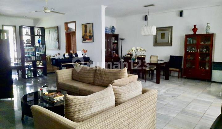 For Sale House in Senopati Area, suitable for Business-Office, Premium Area. 2