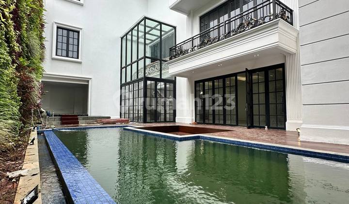 Dijual Rumah Baru di Pondok Indah, Gaya Europian Dekat Bukit Golf