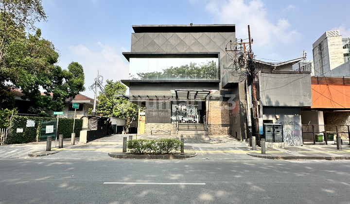 Dijual Bangunan di Kemang Commercial Space Ex Bar ,Tdk Banjir