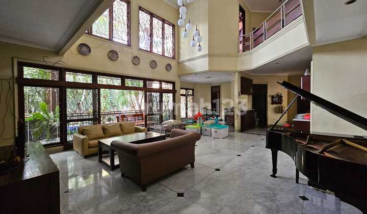 Disewakan Rumah di Cipete Dkt MRT, Parkir Luas bisa Utk Kantor Disewakan Rumah di Cipete Dkt MRT, Parkir Luas bisa Utk Kantor