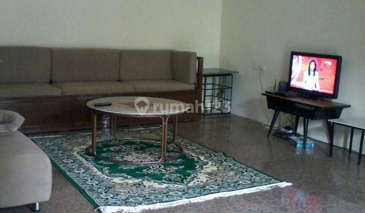 Rumah Cantik 2 Lantai Disewakan di Menteng 6