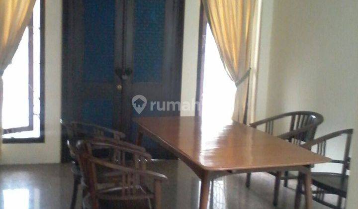 Rumah Cantik 2 Lantai Disewakan di Menteng 7