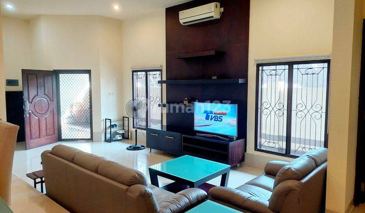 For Rent Beautiful 4 Bedrooms Fully Furnished House at Denpasar 2