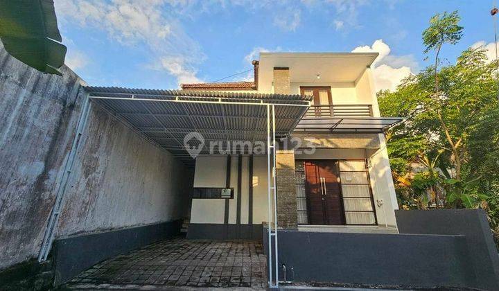 For Rent 3 Bedrooms Minimalis House at Gatot Subroto Barat  1