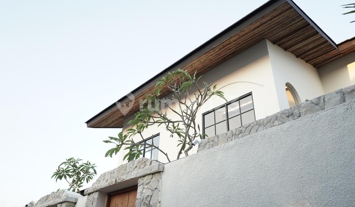 Leasehold Stylish Villa Oberoi Seminyak 2 Bedroom Furnished 