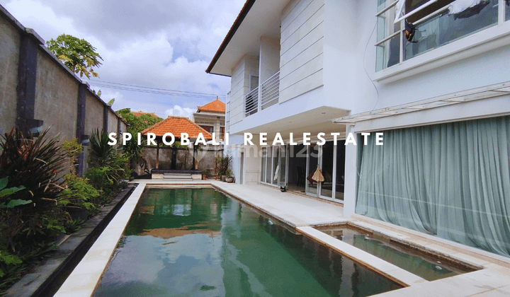 Villa 5 Bedrooms Dekat Pantai Kedonganan Jimbaran 1