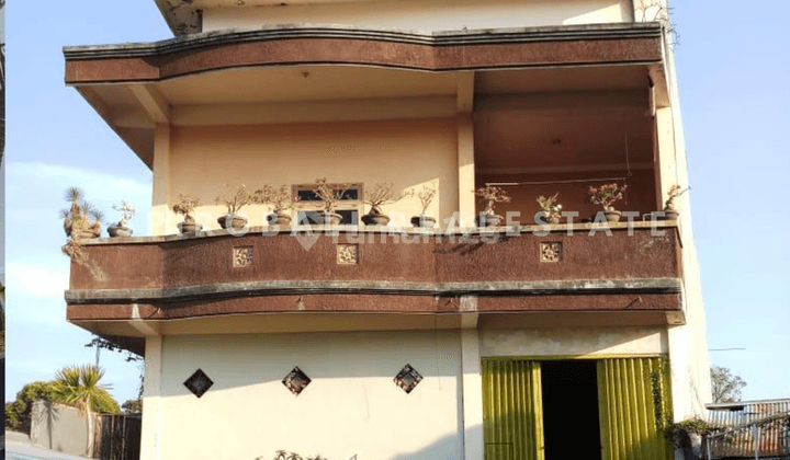 Shophouse for sale on Main Street Singaraja City 1