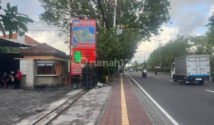 Quick sale of prime location shophouse at By Pass Ngurah Rai Kuta  2