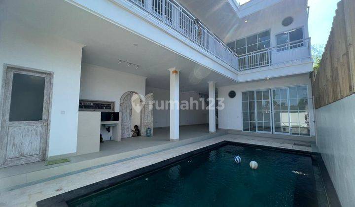 Newly Built Bright 3 Bedrooms Villa in Canggu 2