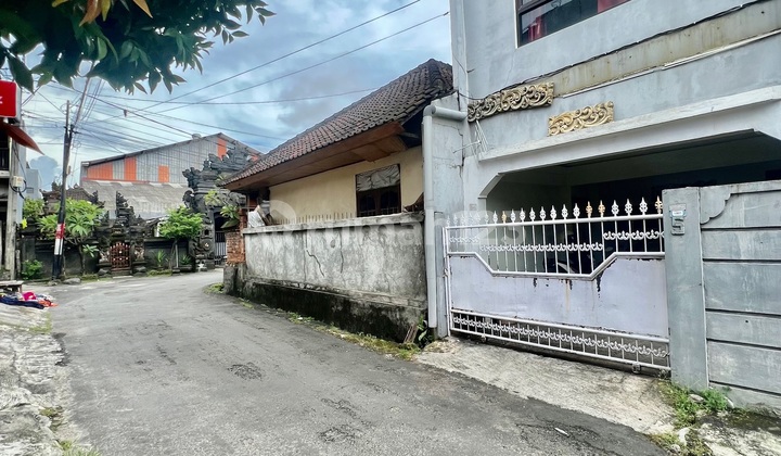 Dijual Dibawah Pasar Rumah 2 Lantai Denpasar Barat