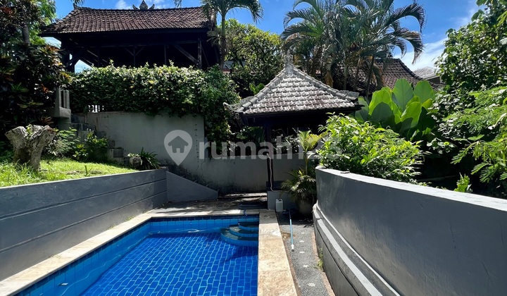 Wooden Villa For Rent 5 Bedroom Need Renovation Dawas Padonan Canggu 1