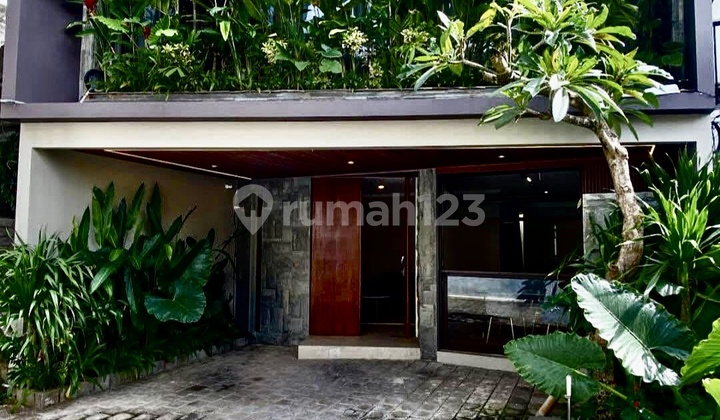 Ungasan Property: For Sale Modern Minimalist Villa