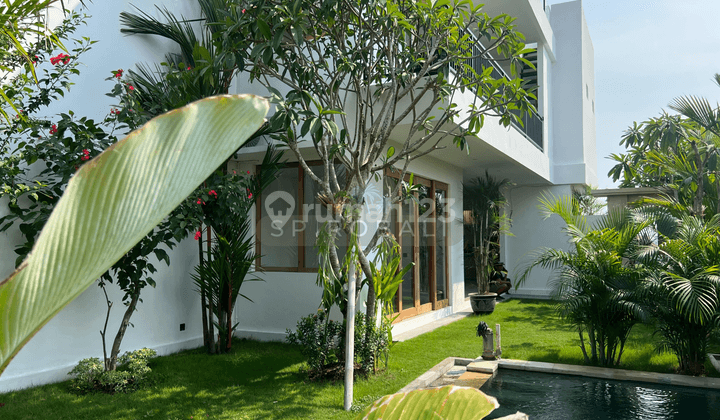 Unfurnished New Villa 3 Bedrooms Munggu Area Ricefield View 2