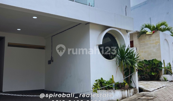 Trendy Villa Brand New in Cepaka Tumbak Bayuh