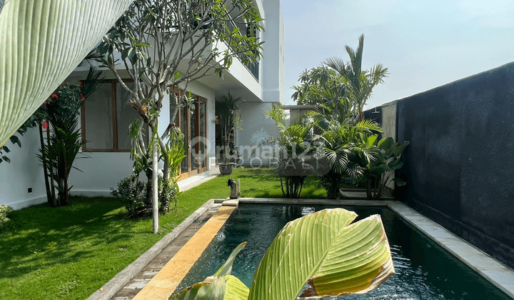 Unfurnished New Villa 3 Bedrooms Munggu Area Ricefield View 1