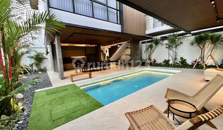 Hak Milik Baru Villa Mewah Modern Tropis Berawa Canggu 2