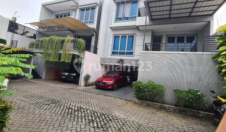 Townhouse Bebas Banjir Jati Padang 1