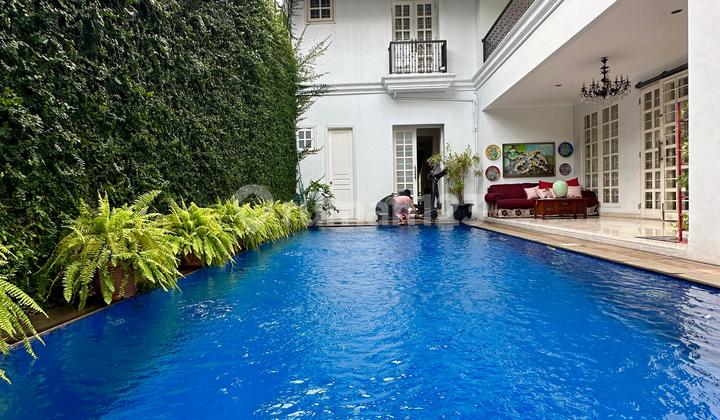 Rumah Strategis Dgn Swimming Pool di Kebayoran Lama Jaksel 17362