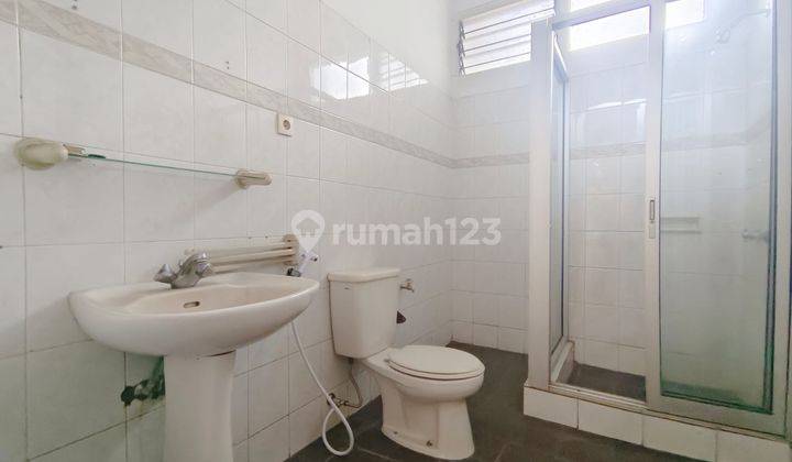 Rumah Hot Sale Hitung Tanah di Kemang Jaksel 8584 lr 08111119245 8