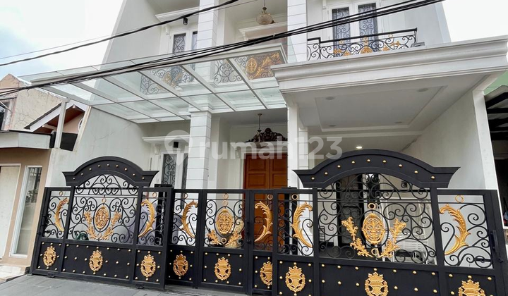 Strategic Fully Furnished House in Bintaro Tangsel Om-15756