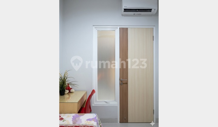 Strategic Boarding House Fully Furnished Near University in Bintaro Tangsel Lr-17742 2