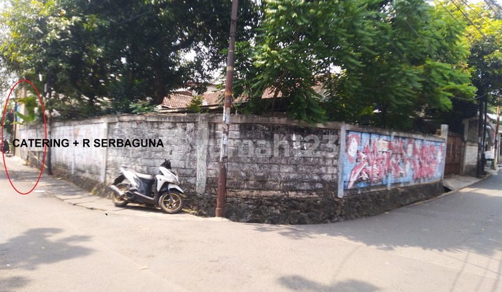 House with Large Yard Hook Position in Pesanggrahan South Jakarta Af16984 2