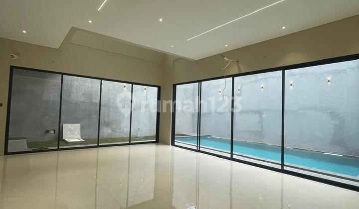 Rumah Strategis Dgn Swimming Pool di Bintaro Tangsel Js-15273