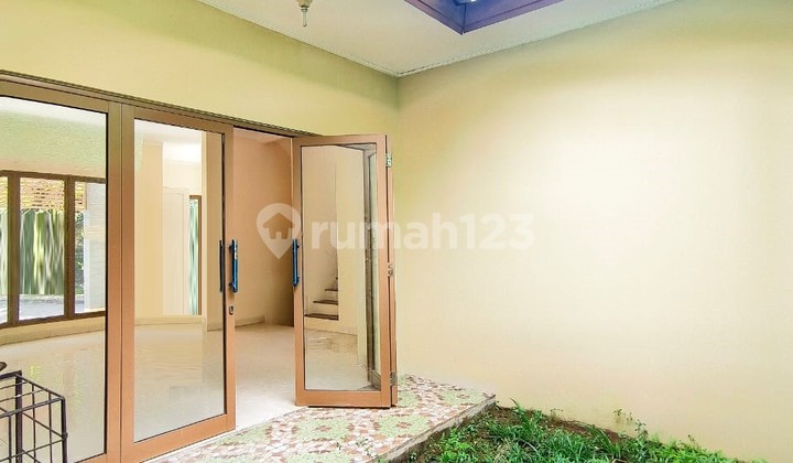 Rumah Strategis Siap Huni 2 Lantai di Bintaro Tangsel Lr-10956 Rumah Strategis Siap Huni 2 Lantai di Bintaro Tangsel Lr-10956