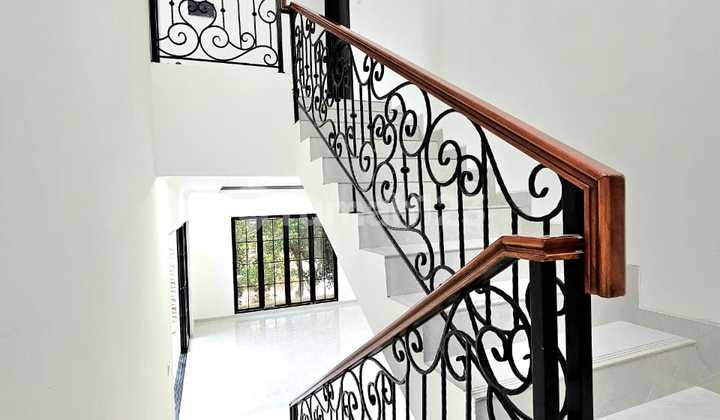 Strategic House with Swimming Pool in Bintaro Tangsel Lr-16034 8