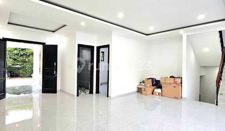 Strategic House with Swimming Pool in Bintaro Tangsel Lr-16034 11