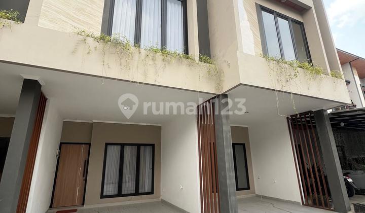 Rumah Strategis Fully Furnished di Pesanggrahan Jaksel Gb-17346