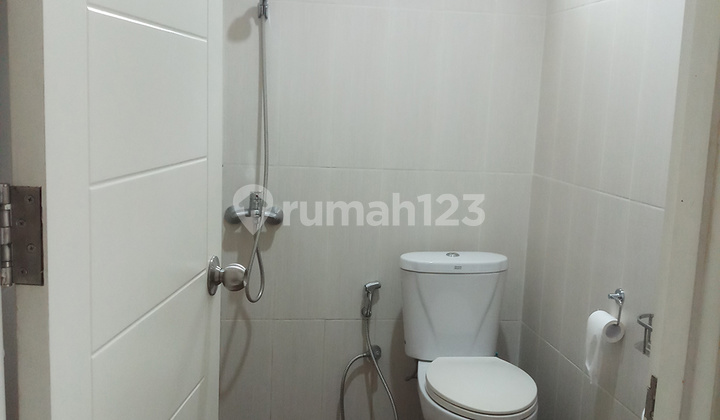 Rumah Strategis Dgn Fasilitas Kitchen Set di Bintaro Tangsel 4160 2