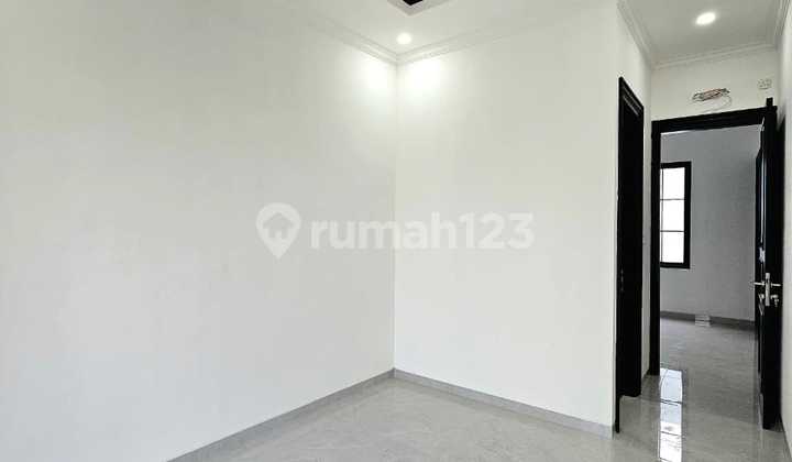 Strategic House with Swimming Pool in Bintaro Tangsel Lr-16034 12