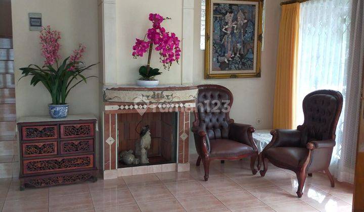 Dijual Rumah Villa Cantik Terawat di Villa Istana Bunga Bandung 2