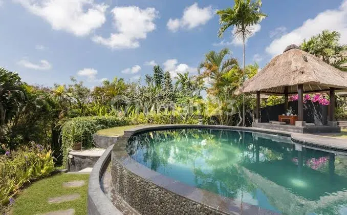 Private Villa Dengan Pemandangan Menawan Di Balangan