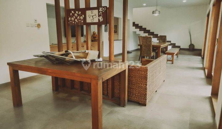 Rumah 2 lantai di dekat area turis Kerobokan  2