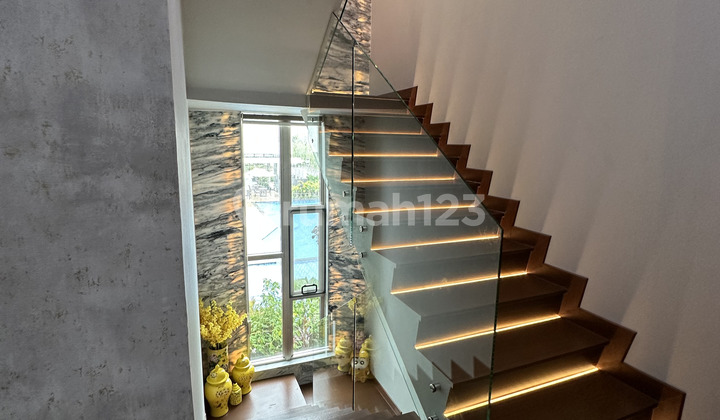 Rumah Pik 2 Full Furnished Mewah SHM View Kolam Renang Hoek