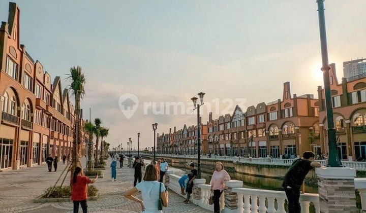 Ruko 3 Lantai La Riviera Lokasi Strategis di Tempat Wisata