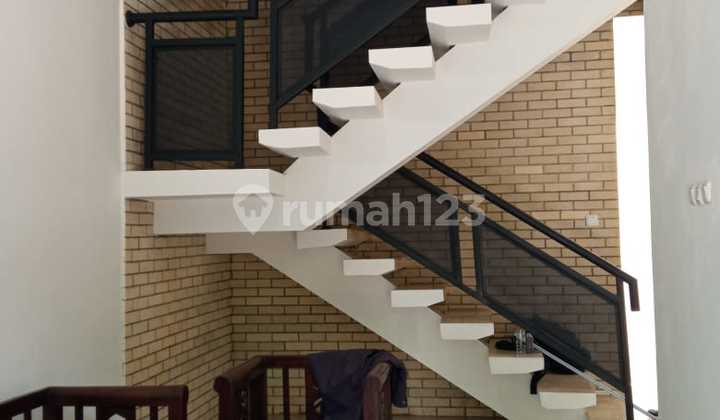 2-Story House in Graha Raya Area, Graha Raya Bintaro Cluster 2-Story House in Graha Raya Area, Graha Raya Bintaro Cluster