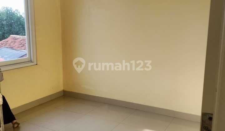 Rumah 2 Lantai Area Larangan Dekat Superindo 2