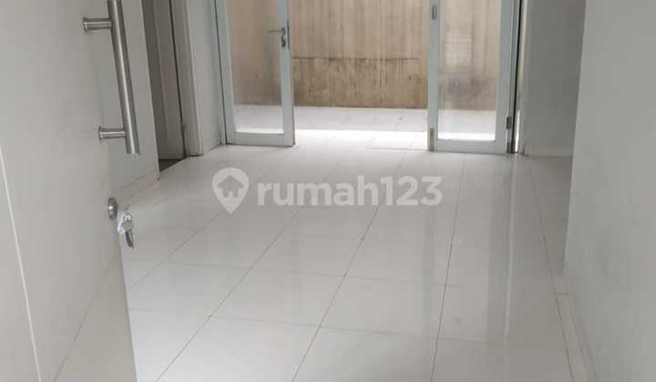 2-Story House in Graha Raya Area Near Bintaro City Center 2-Story House in Graha Raya Area Near Bintaro City Center