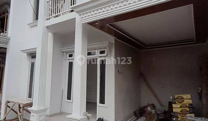 Rumah Kesehatan 2 Bergaya Minimalis Deket Jaksel 1