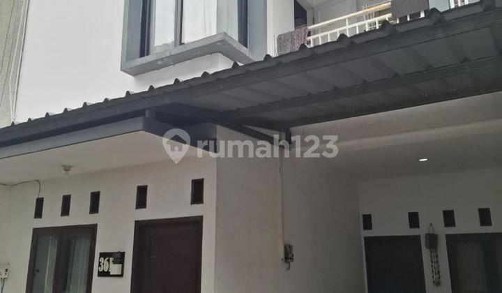 Rumah 2 Lantai Area Larangan Dekat Cipadu