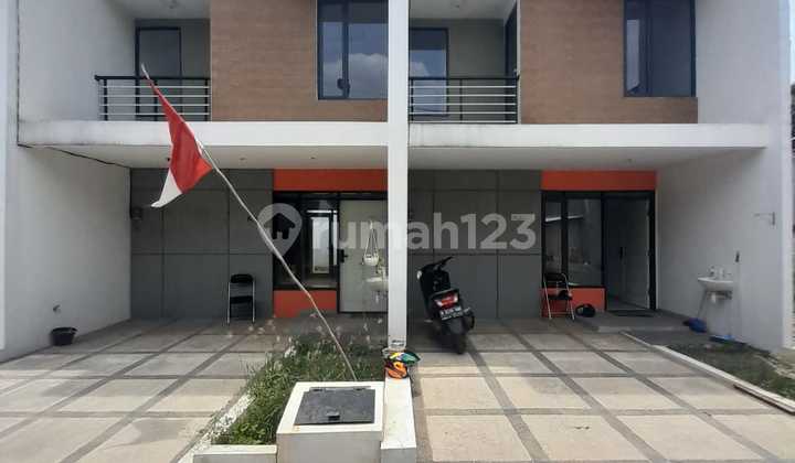 Rumah 2 Lantai Area Karang Tengah Dekat Meruya Jakbar