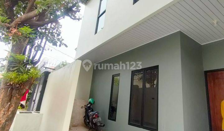 Rumah Ciledug Raya Dalam Komplek One Gate 1