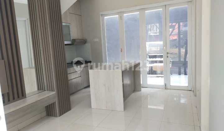 Rumah 2 Lantai Area Graha Raya Dekat Klub House