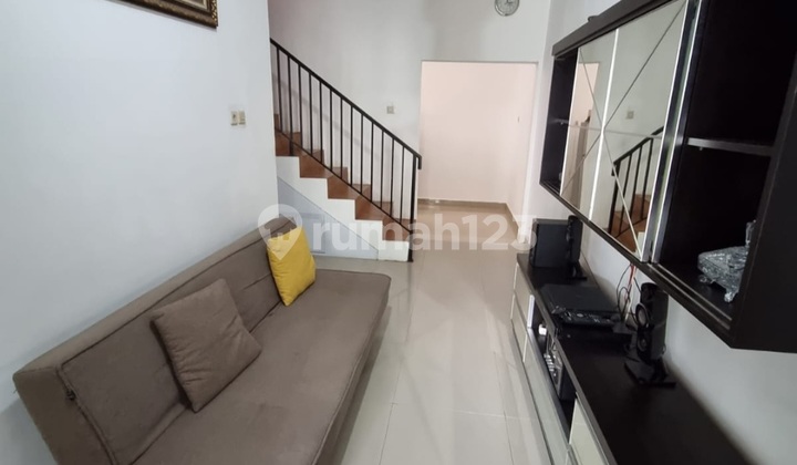 Rumah 2 Lantai Area Larangan Dekat Halte Busway 2
